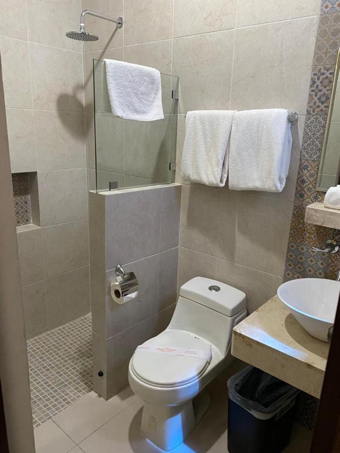 Hotel Las Monjas 梅里达 外观 照片